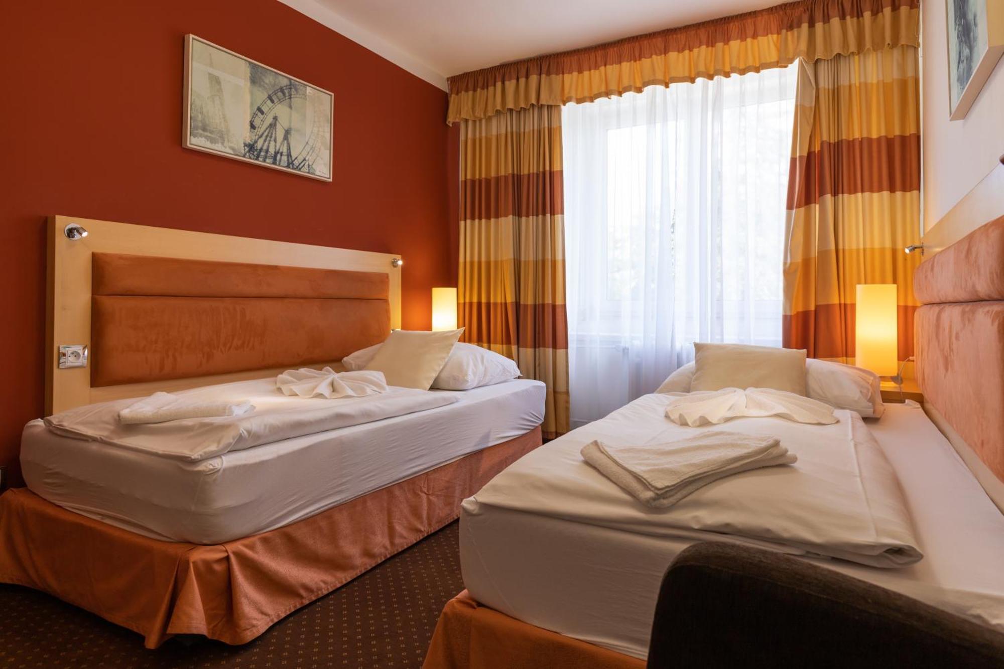 Active & Wellness Hotel Subterra Ostrov  Room photo