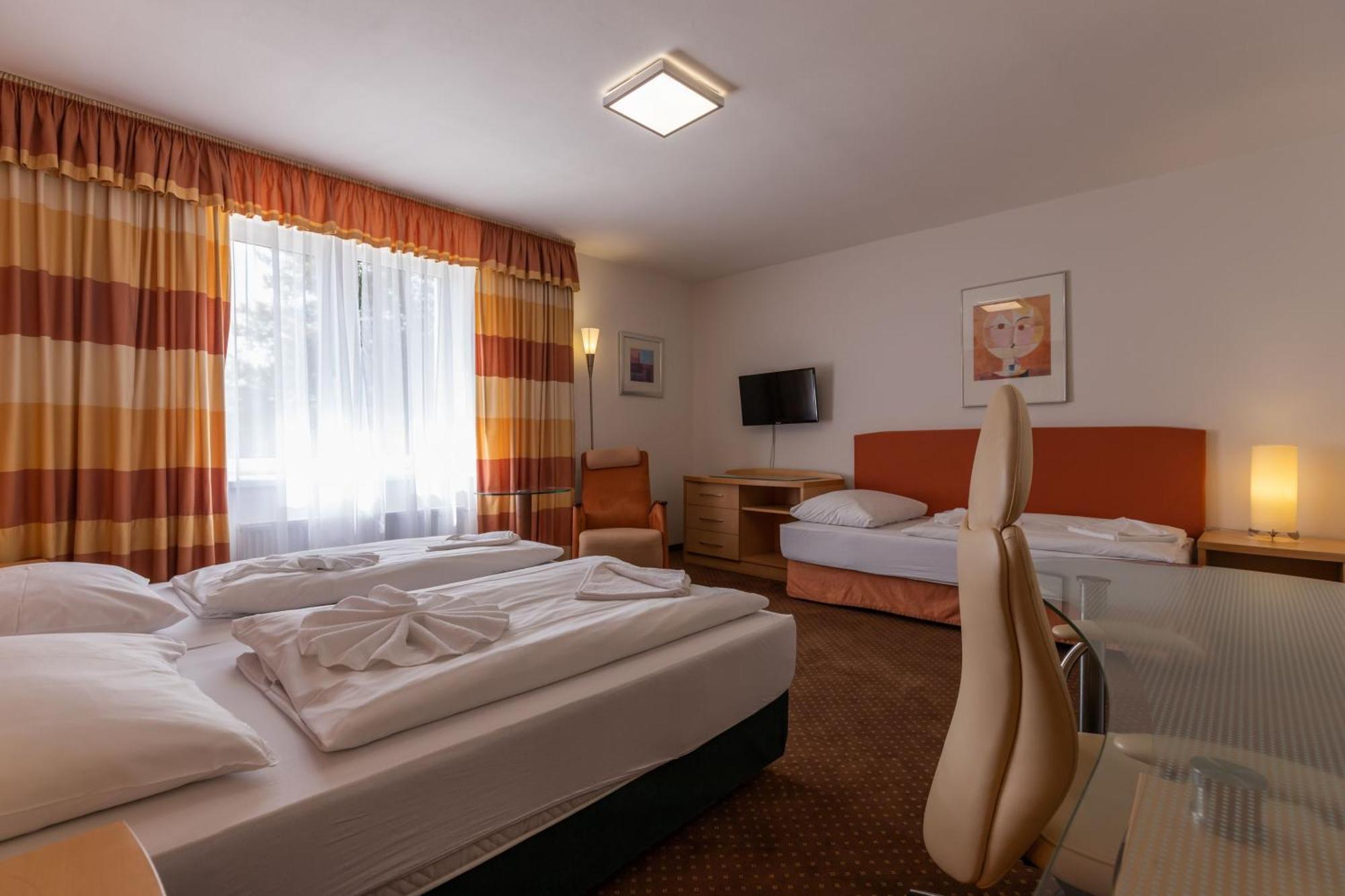 Active & Wellness Hotel Subterra Ostrov  Room photo